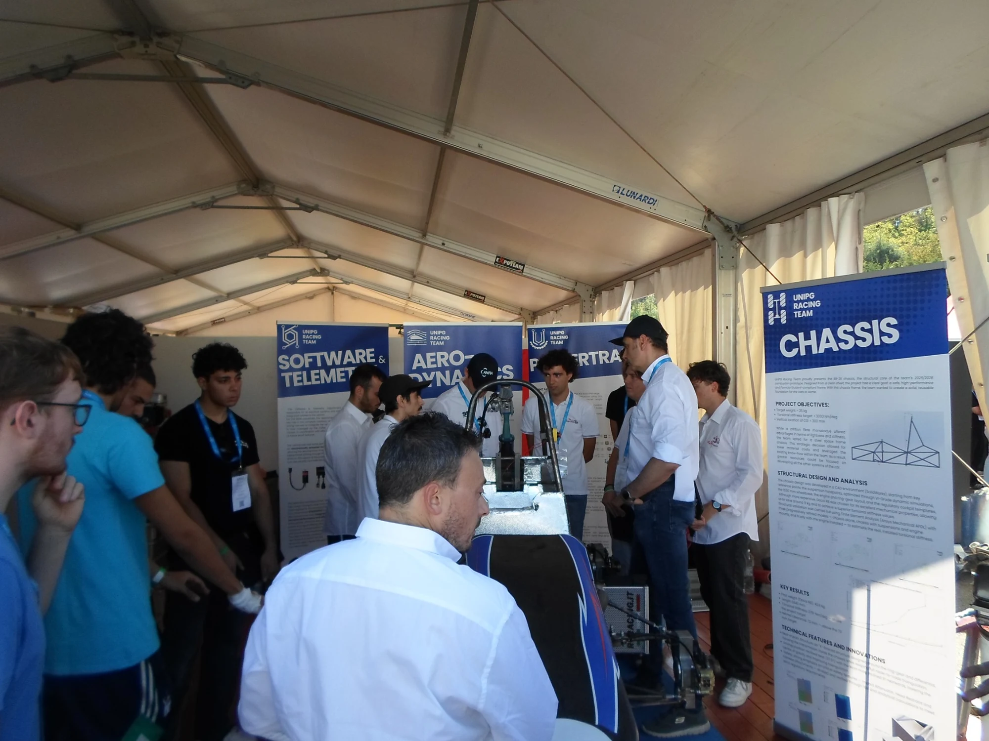Studenti UNIPG presentano il progetto tecnico ai giudici di gara